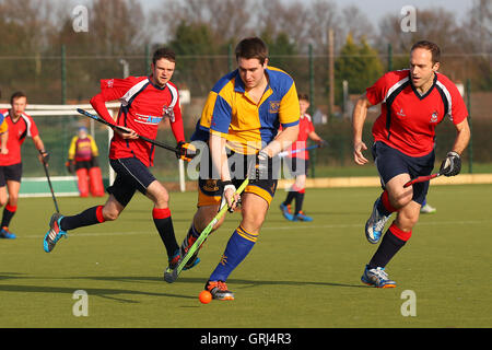 Upminster HC 3. XI Vs Chelmsford 3. XI, East Hockey League bei den Coopers Company und Coborn Schule, Upminster, England am 23.01.2016 Stockfoto