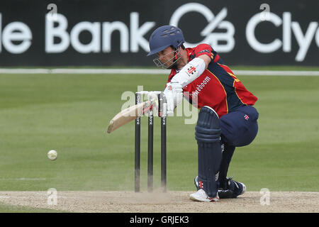 James Foster in Aktion für Essex - Essex Adler Vs Worcestershire Royals - Clydesdale Bank CB40 Gruppe A Cricket auf dem Ford County Ground, Chelmsford - 13.05.12 Wimper Stockfoto