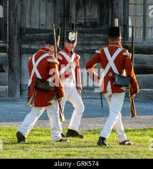 Krieg von 1812-Re-enactment in historischen Uniformen an Fort Niagara, New York Stockfoto