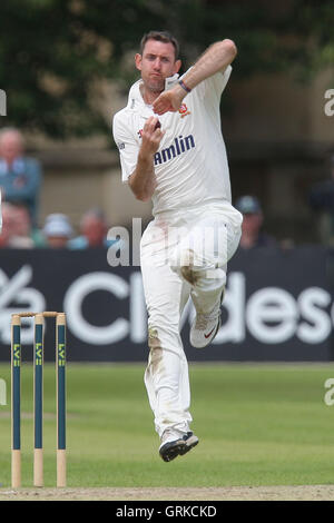 David Masters in bowling Aktion für Essex - LV County Championship Division zwei Cricket am Cheltenham College - 07.12.12 Stockfoto