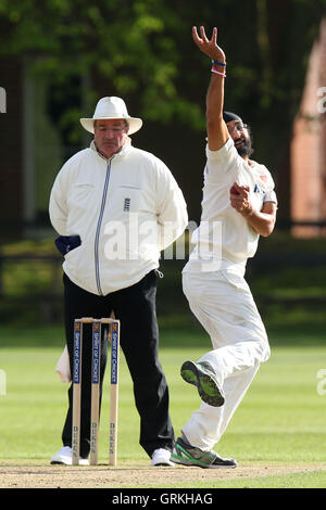 Monty Panesar im bowling Aktion für Essex - Essex CCC Vs Glamorgan CCC ...