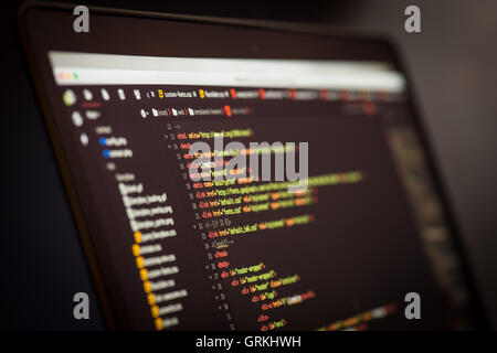 HTML- und CSS-Code Screenshot zu entwickeln. Stockfoto
