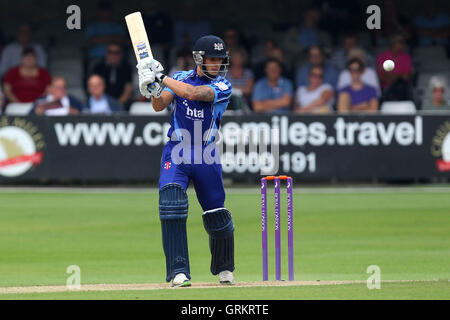 Chris Dent in Aktion für Gloucestershire - Essex Adler Vs Gloucestershire CCC - Royal London Eintages-Cup an der Essex County Ground, Chelmsford, Essex - 08.08.14 zu zucken Stockfoto