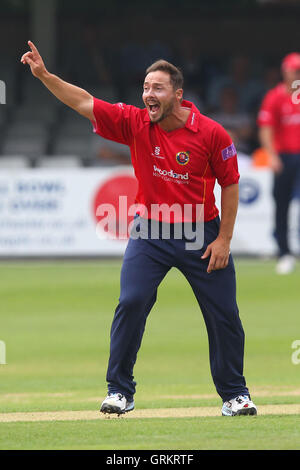 Graham Napier von Essex mit einem Appell für ein Wicket - Essex Adler Vs Gloucestershire CCC - Royal London-ein-Tages-Cup an der Essex County Ground, Chelmsford, Essex - 08.08.14 Stockfoto