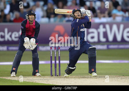 Ben Foakes von Essex Löcher eine Bowlingbahn Daniel Christian - Essex Adler Vs Middlesex Panthers - Natwest T20 Blast Cricket im Essex County Ground, Chelmsford - 20.06.14 Stockfoto