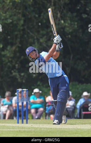 Wayne Madsen trifft sechs Läufe für Derbyshire - Derbyshire Falken Vs Essex Eagles - Yorkshire Bank YB40 Cricket am Highfield, Lauch-Kricket-Verein - 06.09.13 Stockfoto