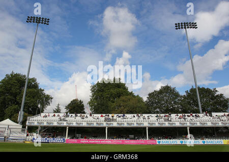 Gesamtansicht des Tom Pearce Standes im Essex County Ground - Essex CCC Vs Glamorgan CCC - LV County Championship Division zwei Cricket an der Essex County Ground, Chelmsford, Essex - 18.09.13 Stockfoto