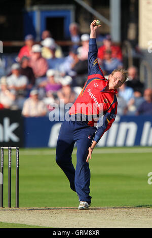 Tom Westley in bowling Aktion für Essex - Essex Adler Vs Schottland - Yorkshire Bank YB40 Cricket im Essex County Ground, Chelmsford - 06.02.13 Stockfoto