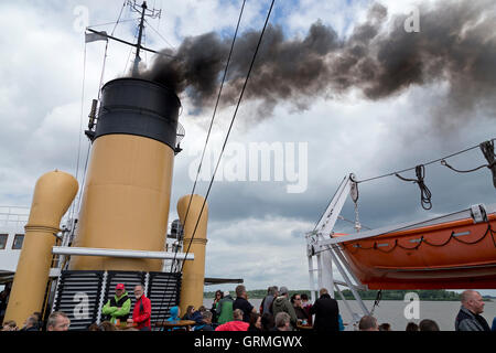 Dampf-Eisbrecher-´Stettin´ auf dem Weg von Hamburg nach Kiel, Fluss Elbe, Deutschland Stockfoto