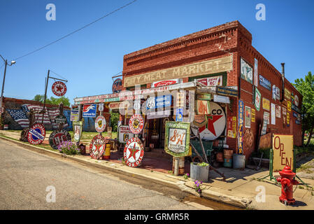 Sandhills Curiosity Shop befindet sich in Ericks ältesten Gebäude - die Stadt Fleischmarkt. Stockfoto