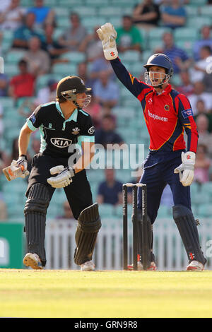 Einen großen Reiz von James Foster von Essex für das Wicket Zafar Ansari - Surrey Löwen Vs Essex Eagles - Yorkshire Bank YB40 Cricket am Kia Oval, Kennington, London - 08.02.13 Stockfoto