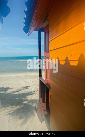 Beach Bungalow mit Blick auf Lamai Beach auf der Paradies Insel Koh Samui (oder Ko Samui), Thailand Stockfoto