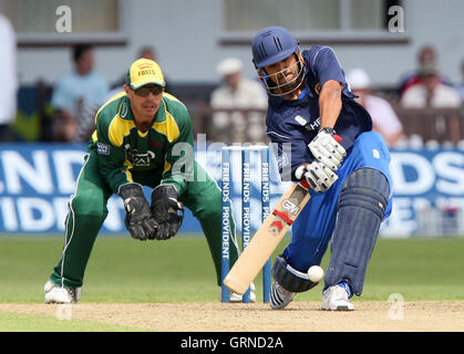 Ravinder Bopara Partituren 200 Läufe für Essex zu seinem Team ins Halbfinale - Leicestershire Foxes Vs Essex Adler - Freunde Provident Trophy Viertelfinal-Grace Road, Leicester - 06.04.08 Stockfoto