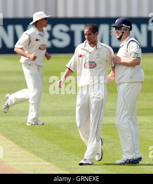 Wayne Parnell von Kent feiert seine erste Pforte auf Debüt, saubere bowling Varun Chopra - Essex CCC Vs Kent CCC - LV County Championship Division Two an der Ford County Ground, Chelmsford, Essex - 29.04.09 Stockfoto