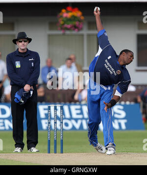 Alex Tudor von Essex - Leicestershire Foxes Vs Essex Adler - Freunde Provident Trophy Viertelfinale bei Grace Road, Leicester - 06.04.08 Stockfoto