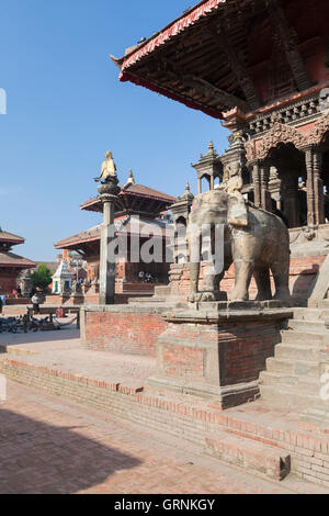 Elefanten bewachen Vishwanath Tempel am Durbar Square, Patan, Nepal Stockfoto