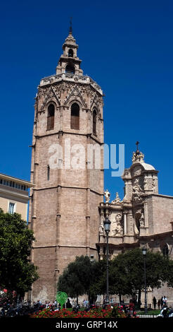Die Kathedrale von Valencia wird in der Altstadt von Valencia, Spanien 2. September 2016 gesehen.  Copyright Foto John Voos Stockfoto