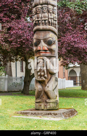 Totempfahl Thunderbird Park, Victoria, Britisch-Kolumbien, Kanada Stockfoto