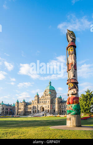 Das Wissen Totempfahl, BC Gesetzgeber Gelände, Victoria, Britisch-Kolumbien, Kanada Stockfoto