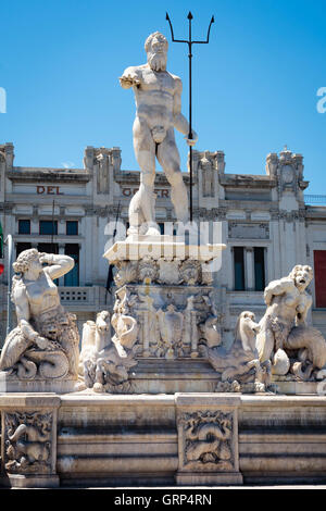 Brunnen von Neptun (Fontana del Nettuno) in Messina auf Sizilien. Stockfoto