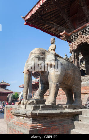 Elefanten bewachen Vishwanath Tempel am Durbar Square, Patan, Nepal Stockfoto