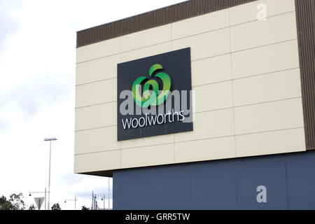 Woolworths - einer der größten australischen Supermärkte Cranbourne Melbourne Victoria Australien Stockfoto