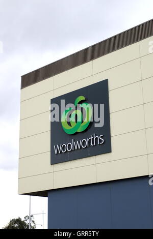 Woolworths - einer der größten australischen Supermärkte Cranbourne Melbourne Victoria Australien Stockfoto