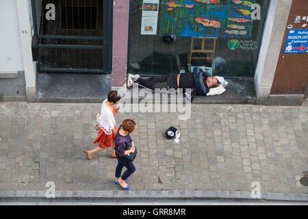 Betteln auf der Straße Stockfoto