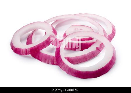 Rote oder violette Zwiebelringe. Runde Zwiebelscheiben. Schneidepfad, Schatten getrennt. Design-Elemente Stockfoto