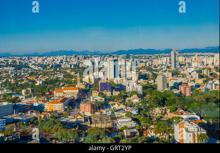 CURITIBA, Brasilien - 12. Mai 2016: schöner Blick auf die Skyline der Stadt Curitiba ist die achte einwohnerstarkste Stadt in Brasilien Stockfoto