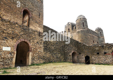 Die Ruinen des Fasil Ghebbi (königliche Gehege) in Gondar, Äthiopien. Stockfoto