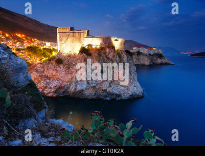 Festung Lovrijenac nachts in Dubrovnik Stockfoto