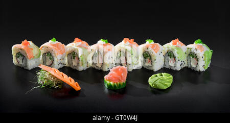 Frische Garnelen Uramaki Sushi Rollen Stockfoto