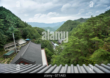 Chungcheongbuk-Do, Südkorea - 29. August 2016: Guinsa Tempel in Sobaek Berge, Südkorea Stockfoto