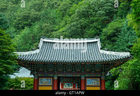 Chungcheongbuk-Do, Südkorea - 29. August 2016: Guinsa Tempel in Sobaek Berge, Südkorea Stockfoto