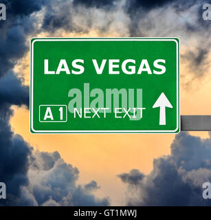 LAS VEGAS Schild gegen klarer blauen Himmel Stockfoto