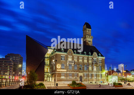 Die schöne Welt Maritime Universität Malmö, Schweden in der Dämmerung Stockfoto