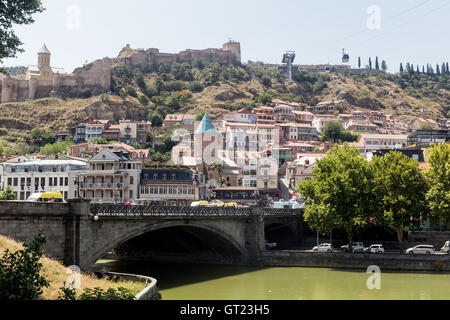 Tbilisi, Georgien - 18. August 2016: Old Town in der Hauptstadt des Georgia.Tbilisi ist die Hauptstadt und größte Stadt von Georgia-Witz Stockfoto