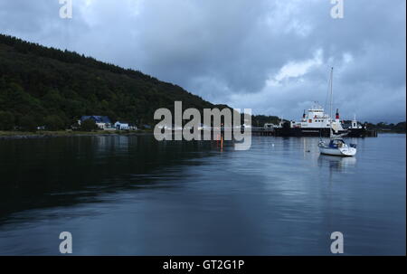 Calmac Fähre mv coruisk angedockt in Craignure im Morgengrauen Isle of Mull in Schottland september 2016 Stockfoto