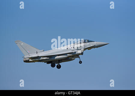 RAF Lossiemouth Militär schnell Jet Eurofighter Typhoon FRG4 Registrierung serielle ZK300.  SCO 11.237. Stockfoto