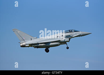 RAF Lossiemouth Militär schnell Jet Eurofighter Typhoon FRG4 Registrierung serielle ZK323.   SCO 11.238. Stockfoto