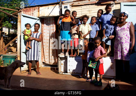 Chagos - 04.04.2012 - Mauritius - eine sehr schlechte Chagos-Flüchtlinge-Familie in Baie du Tombeau, Mauritius - Olivier Goujon / Le Pictorium Stockfoto