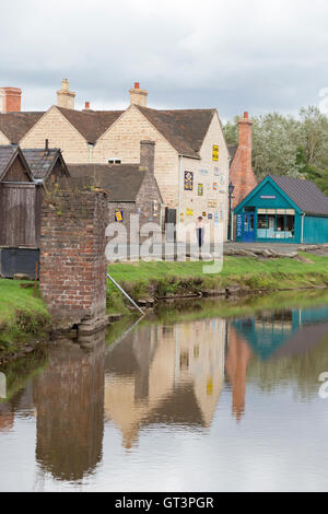 Blists Hill viktorianischen Stadt und ein kurzer Abschnitt der Shropshire Kanal, Ironbridge Gorge Museen, Shropshire, England, UK Stockfoto