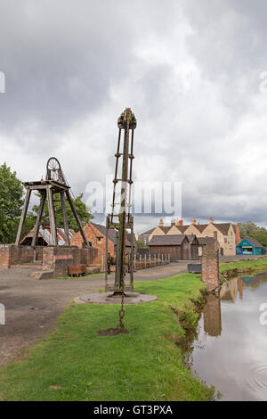 Blists Hill viktorianischen Stadt und ein kurzer Abschnitt der Shropshire Kanal, Ironbridge Gorge Museen, Shropshire, England, UK Stockfoto