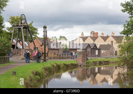 Blists Hill viktorianischen Stadt und ein kurzer Abschnitt der Shropshire Kanal, Ironbridge Gorge Museen, Shropshire, England, UK Stockfoto