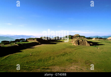 Gran Plaza, alten Zapoteken Kapital, Monte Alban, Oaxaca, Mexiko Stockfoto