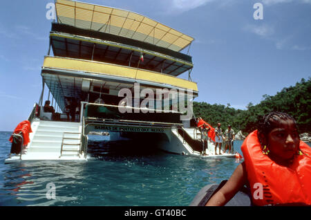 Schnorcheln in Bahia Riscalillo, Bahias de Huatulco, Oaxaca, Mexiko. Stockfoto