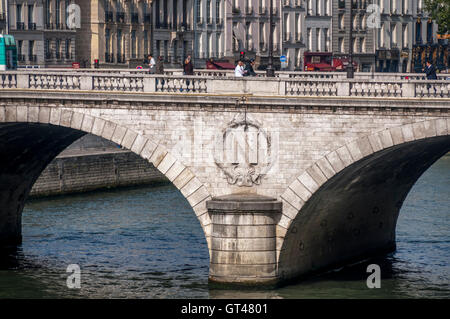 Paris. Brücke Pont Saint-Michel entlang der seine. Frankreich Stockfoto