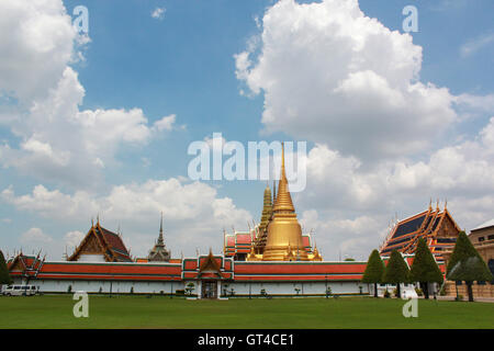 Das Grand Palace an einem schönen Tag in Bangkok, Thailand Stockfoto