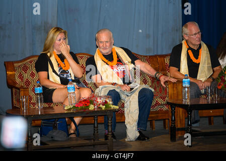 Kathmandu, Nepal. 8. September 2016. Amerikanischer ehemaliger Astronaut Buzz Aldrin (Mitte) ist in Nepal Academy Hall, seine Erfahrungen der Anlandung und zu Fuß auf den Mond mit dem nepalesischen Publikum zu teilen. Sein Sohn Andreas (rechts), der Mars-Mission koordiniert, sagte, daß sie planten, NASA unbemannte Orion-Kapsel für eine Raum-Test-Mission im Jahr 2018 zu senden. Bildnachweis: Dutourdumonde/Alamy Live-Nachrichten Stockfoto